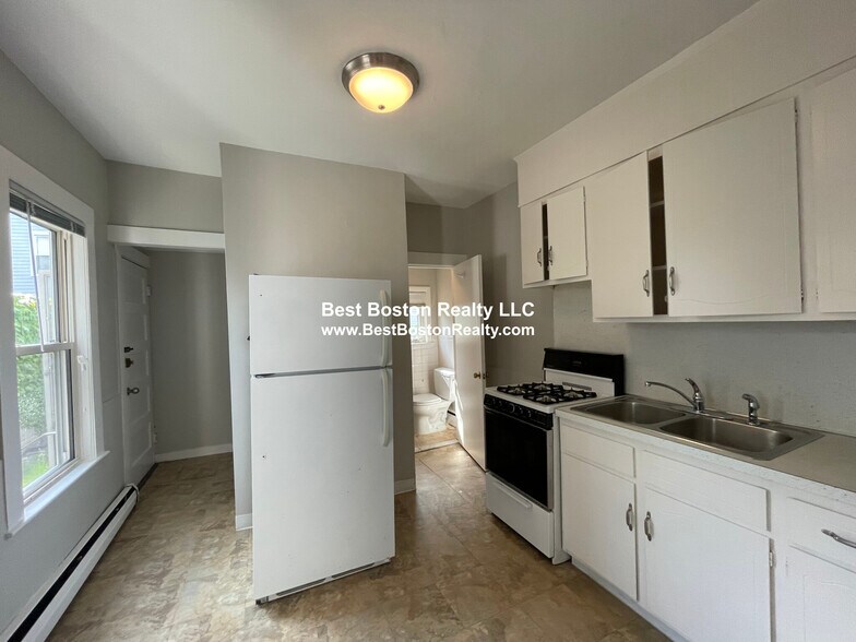 Building Photo - 7 Elmer St