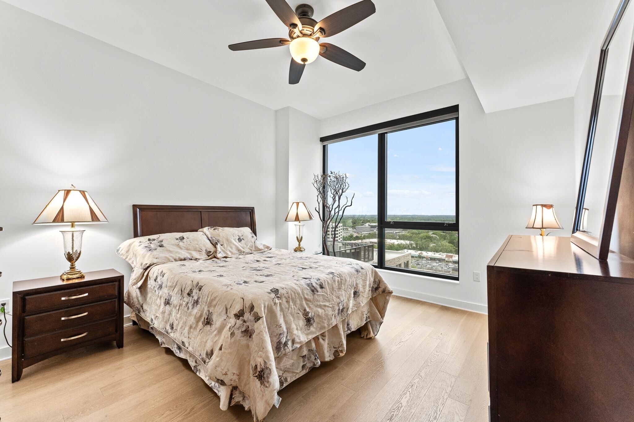 Building Photo - 1650 Silver Hill Dr