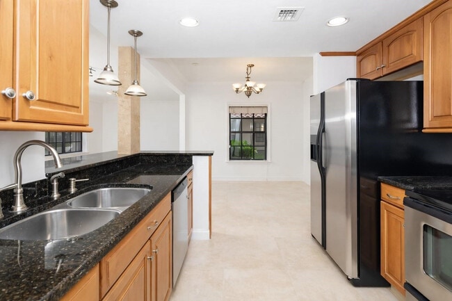 Building Photo - 1524 SE 12th St