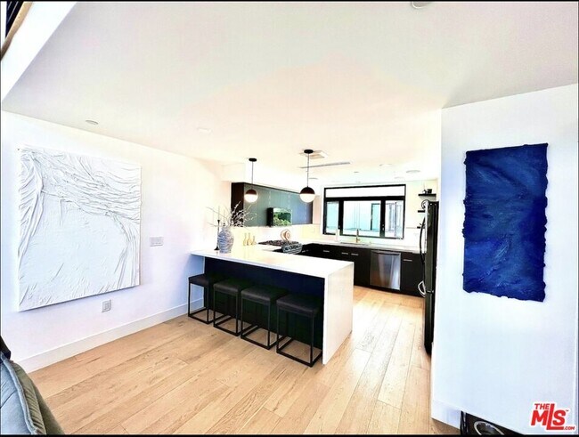 Building Photo - 11326 Victory Blvd