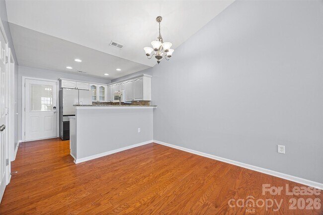 Building Photo - 2052 Shady Pond Dr
