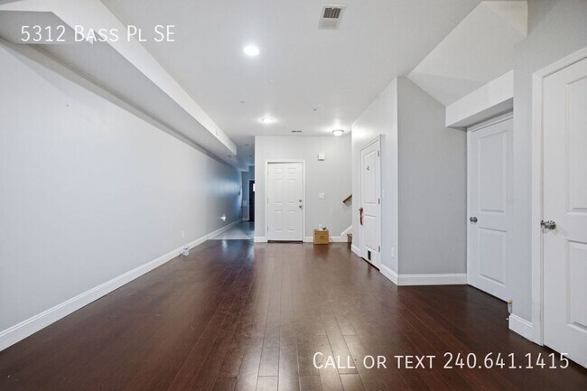 Building Photo - 5312 Bass Pl SE