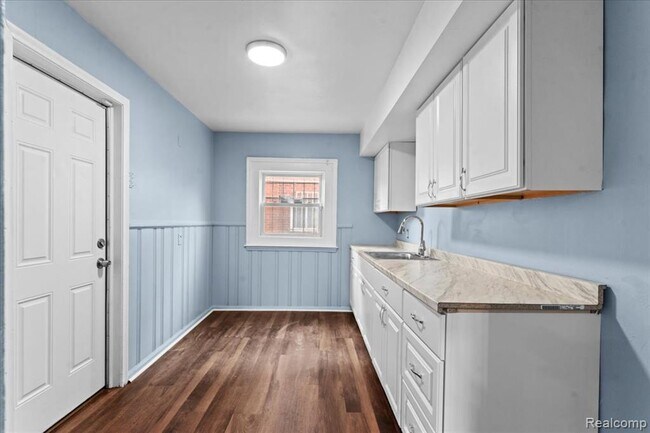 Building Photo - 3734 Buena Vista St