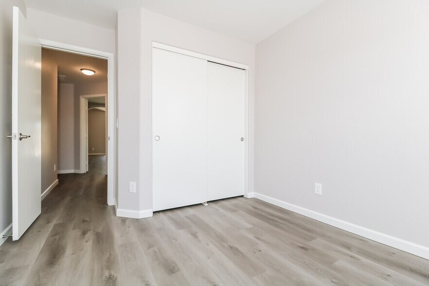 Building Photo - 3245 E Kristal Way
