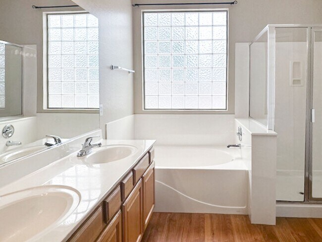 Building Photo - Enjoy the Incredible Estrella Mountain Ranch amenities!