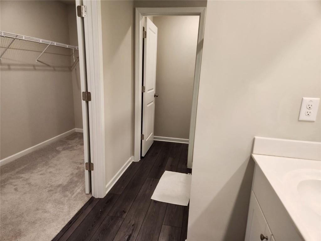 Building Photo - 25 Blue River Ct