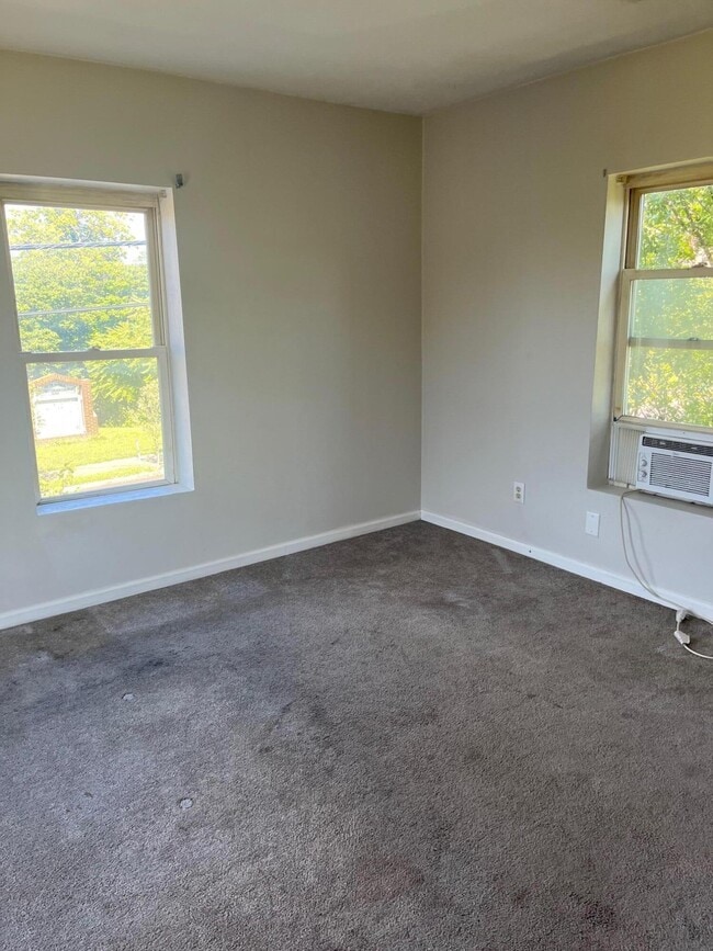 Building Photo - 302 Patton Ave NW