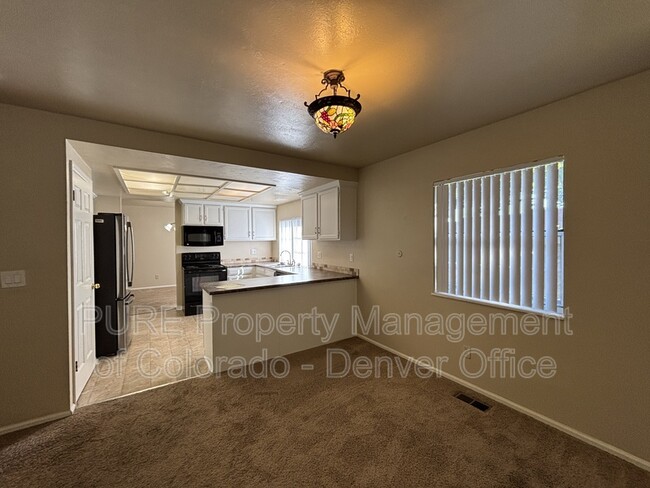 Building Photo - 3980 E Phillips Cir