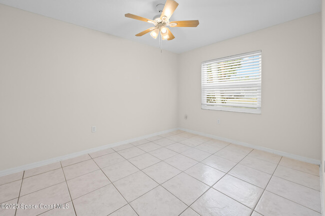 Building Photo - 3156 Dunhill Dr