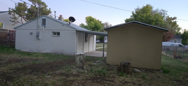 Building Photo - 612 Darling St