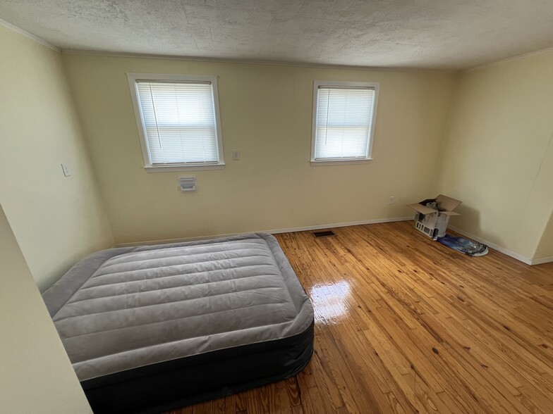 Bedroom - 237 Wardwell Rd