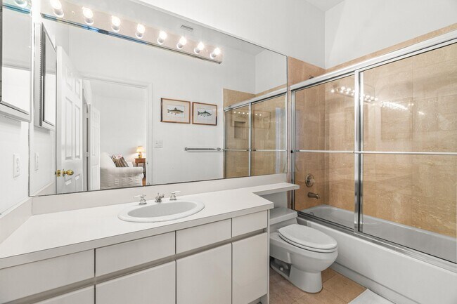 Building Photo - 5142 Lake Catalina Dr