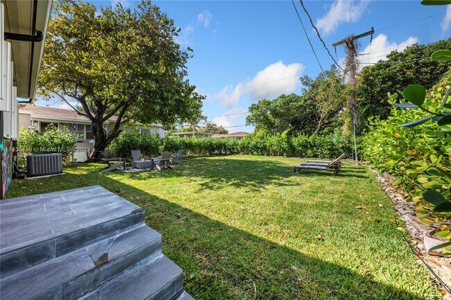 Building Photo - 4820 N Miami Ave