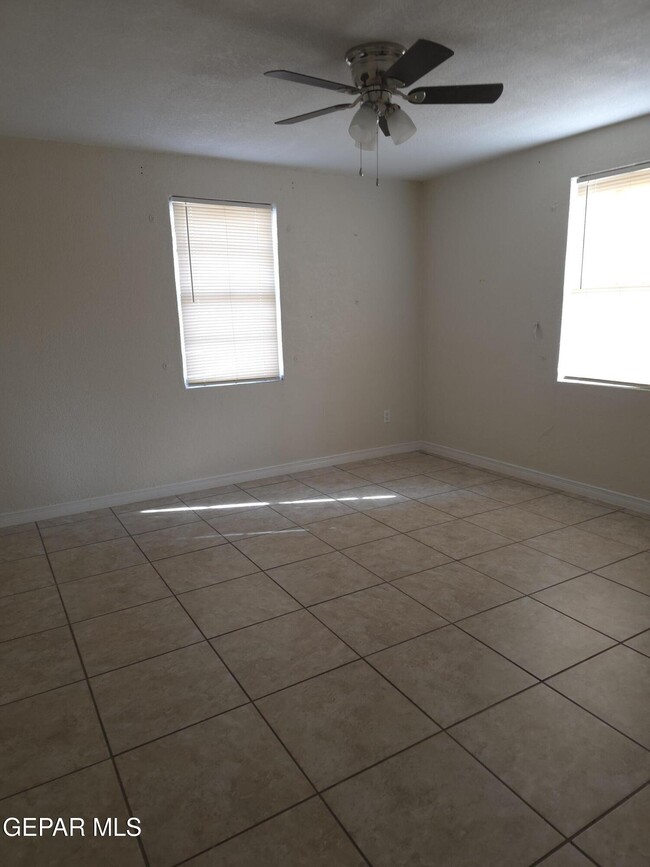 Building Photo - 7332 N Loop Dr