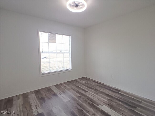 Building Photo - 1316 NE 20th Ave