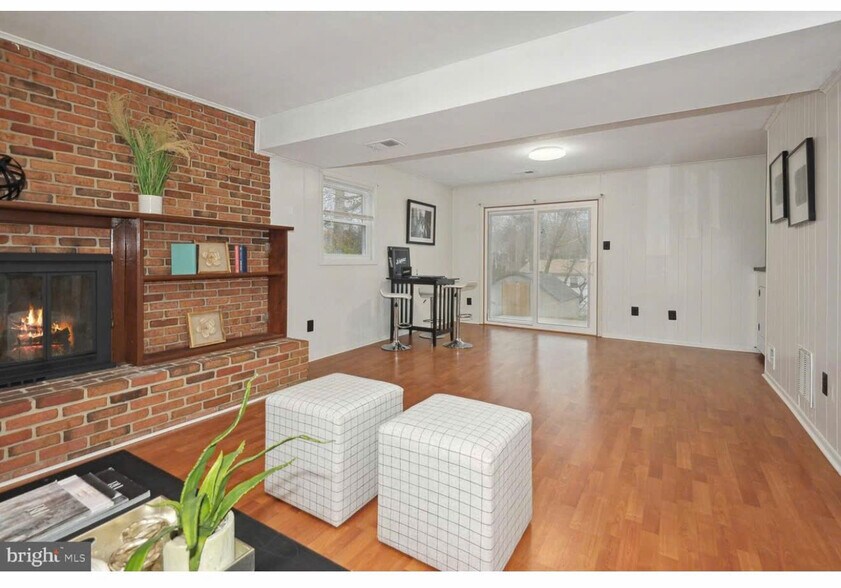 Building Photo - 4746 Carterwood Dr