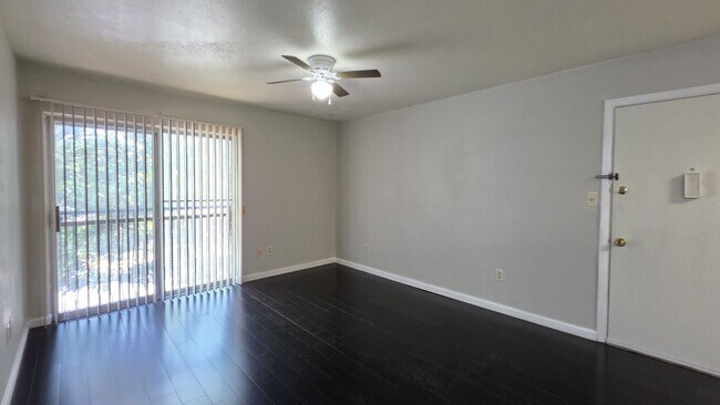 Building Photo - FOR RENT 1 bed 1 bath condo across VA hospital, available now.