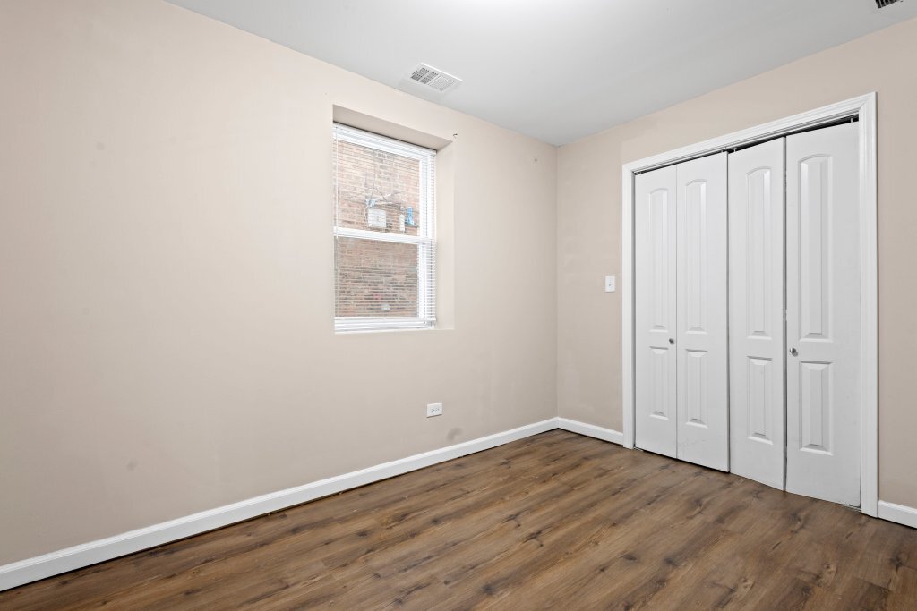 Building Photo - 2315 S 59th Ct