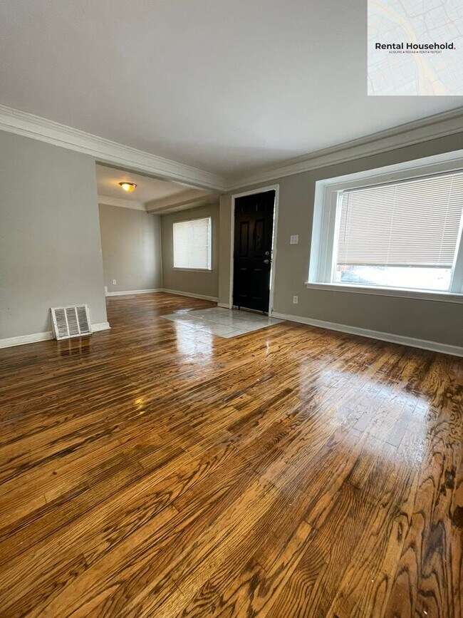 Building Photo - Beautiful 4 Bedroom Bungalow- Just $1300 a month