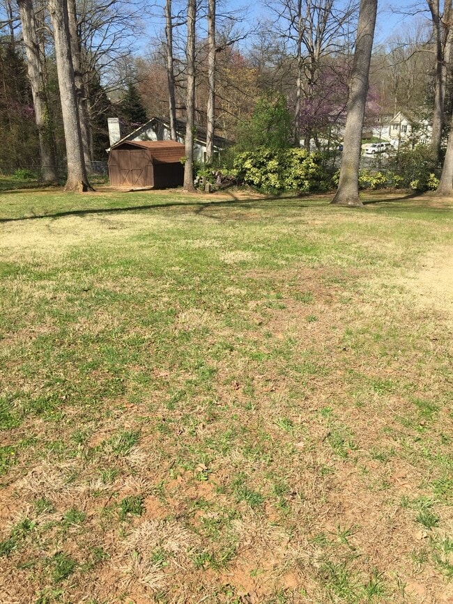 Building Photo - 1301 Brookwood Dr