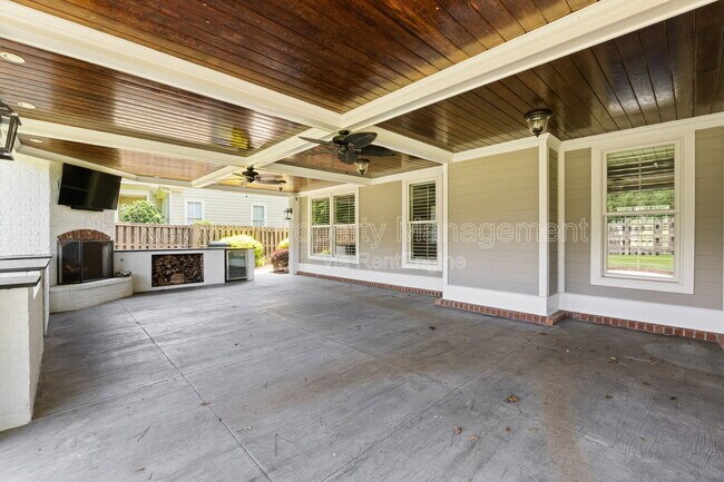 Building Photo - 232 Dixon Ct