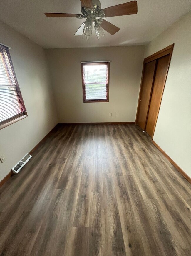 Building Photo - 848 S 19th Street