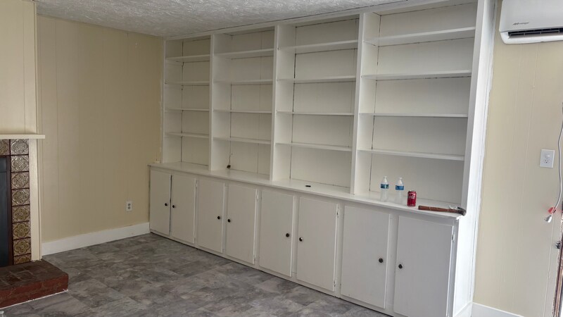 Building Photo - 5229 Mountain View Dr