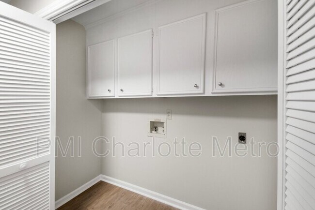 Building Photo - 1207 Harvard St