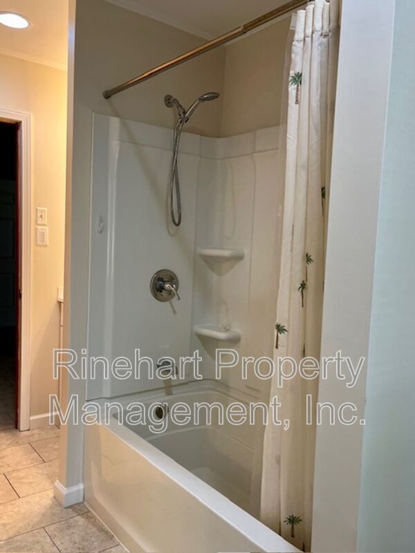 Building Photo - 866 State Rd 316