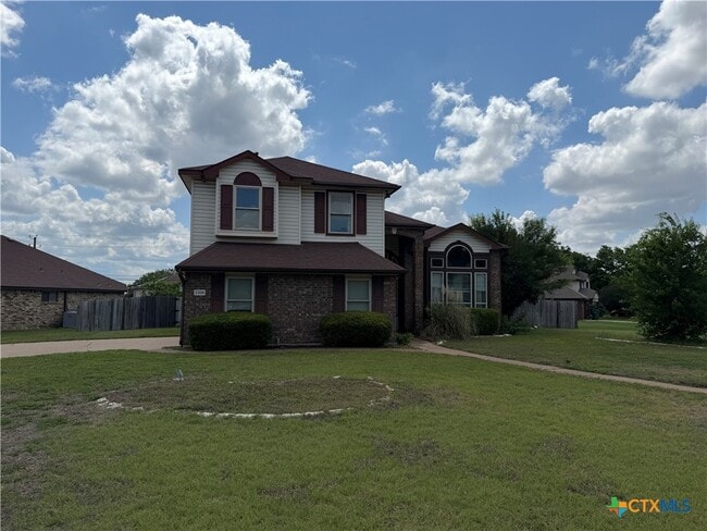Building Photo - 2208 Illinois Dr