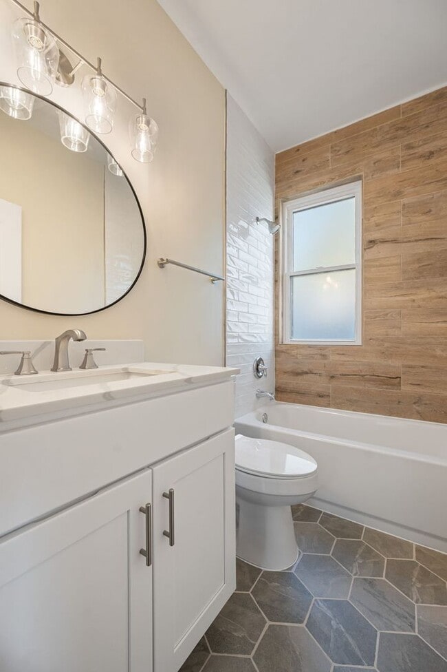 Building Photo - NORTHSIDE RARE GEM - FULLY RENOVATED 5+ BE...