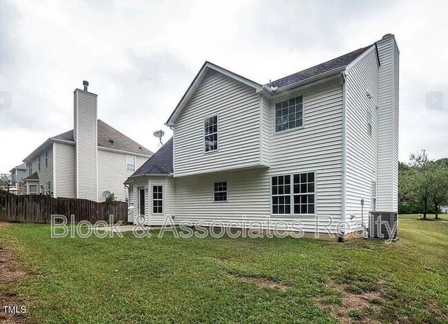 Building Photo - 701 Holly Thorn Trace
