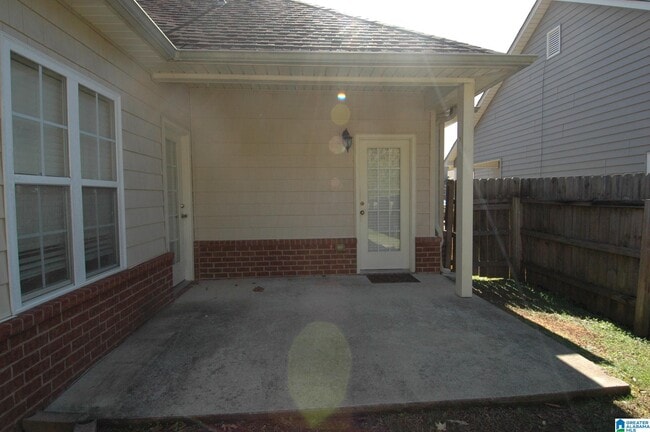 Building Photo - 108 Holland Trail