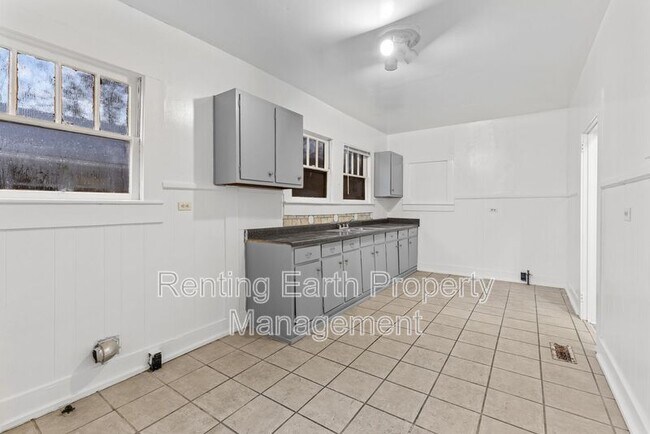 Building Photo - 4732 Court S