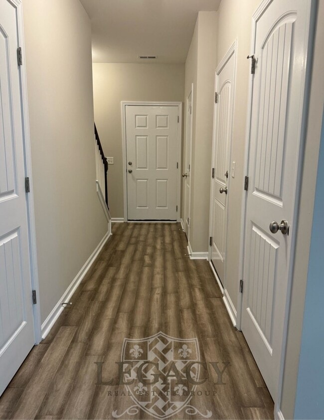 Building Photo - 748 Pippin Dr