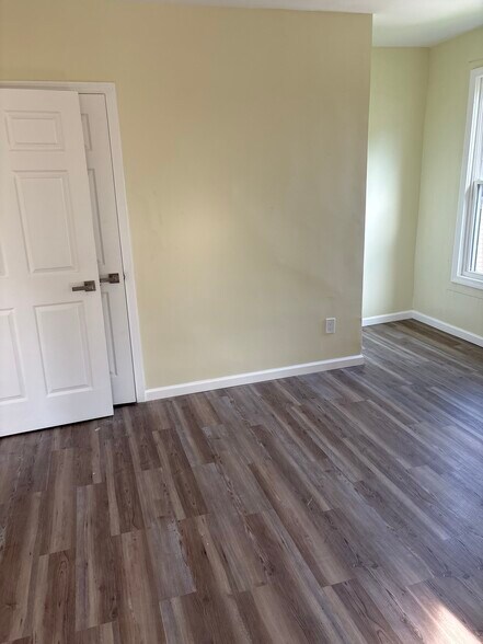 Building Photo - 205 Saint James Ave