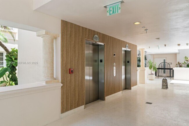 Building Photo - 19143 Fisher Island Dr