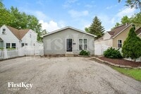 Building Photo - 319 Fairlawn Dr