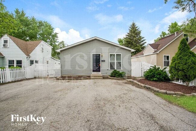Primary Photo - 319 Fairlawn Dr
