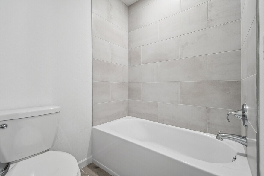 Building Photo - 2608 Lavender Loop