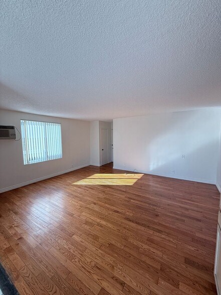 Building Photo - 4432 Franklin Ave