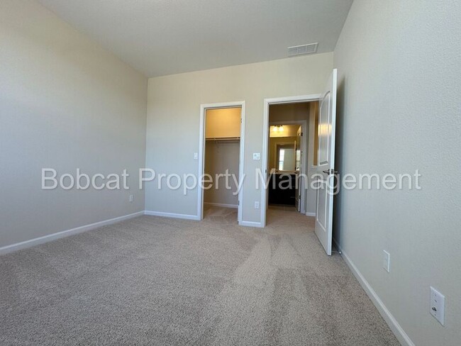 Building Photo - 862 Furlong Dr