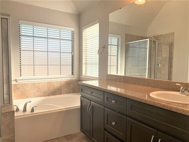 Building Photo - 807 Cobble Gate Dr