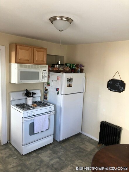 Building Photo - 62 Brock St