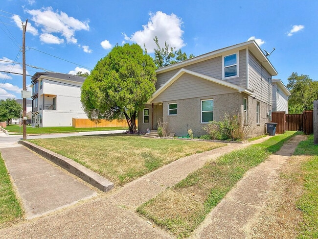 Primary Photo - 3201 Forest Park Blvd