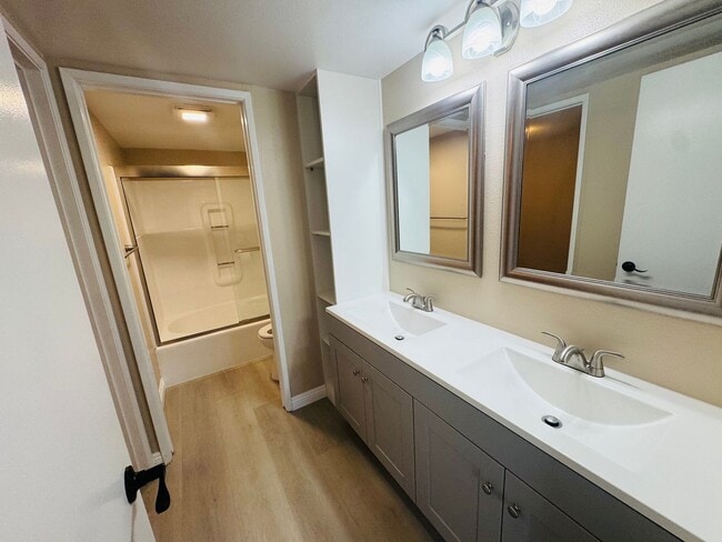 Building Photo - Luxury Living Awaits: Stunning Remodeled C...
