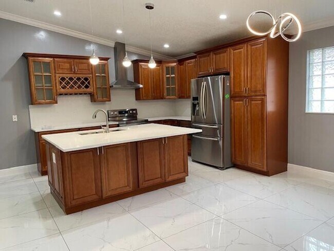 Building Photo - 6352 NW 36th Ave