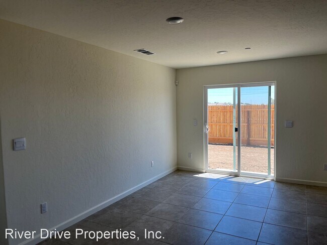 Building Photo - 4 br, 3 bath House - 288 Grand Canyon