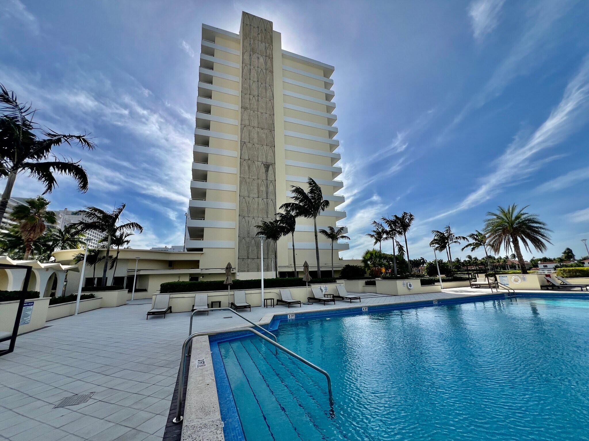 Building Photo - 5600 Collins Ave