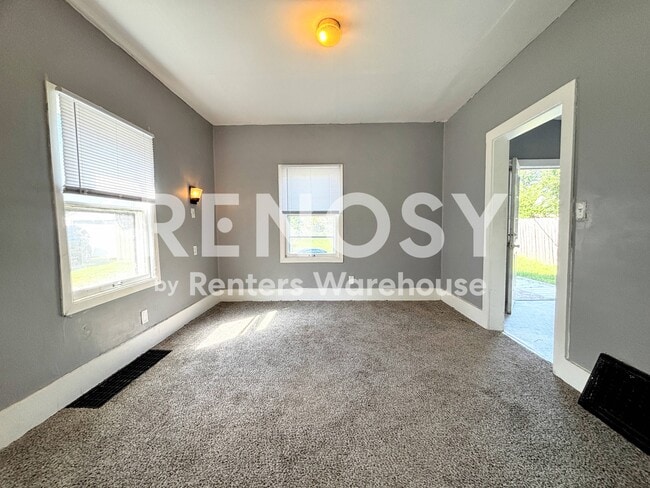 Building Photo - 3206 3rd St